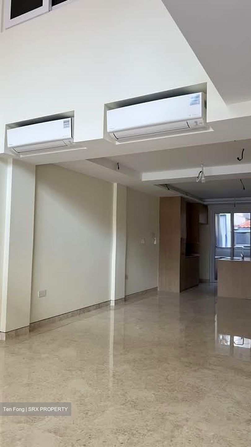 Opera Estate (D15), Terrace #598675271